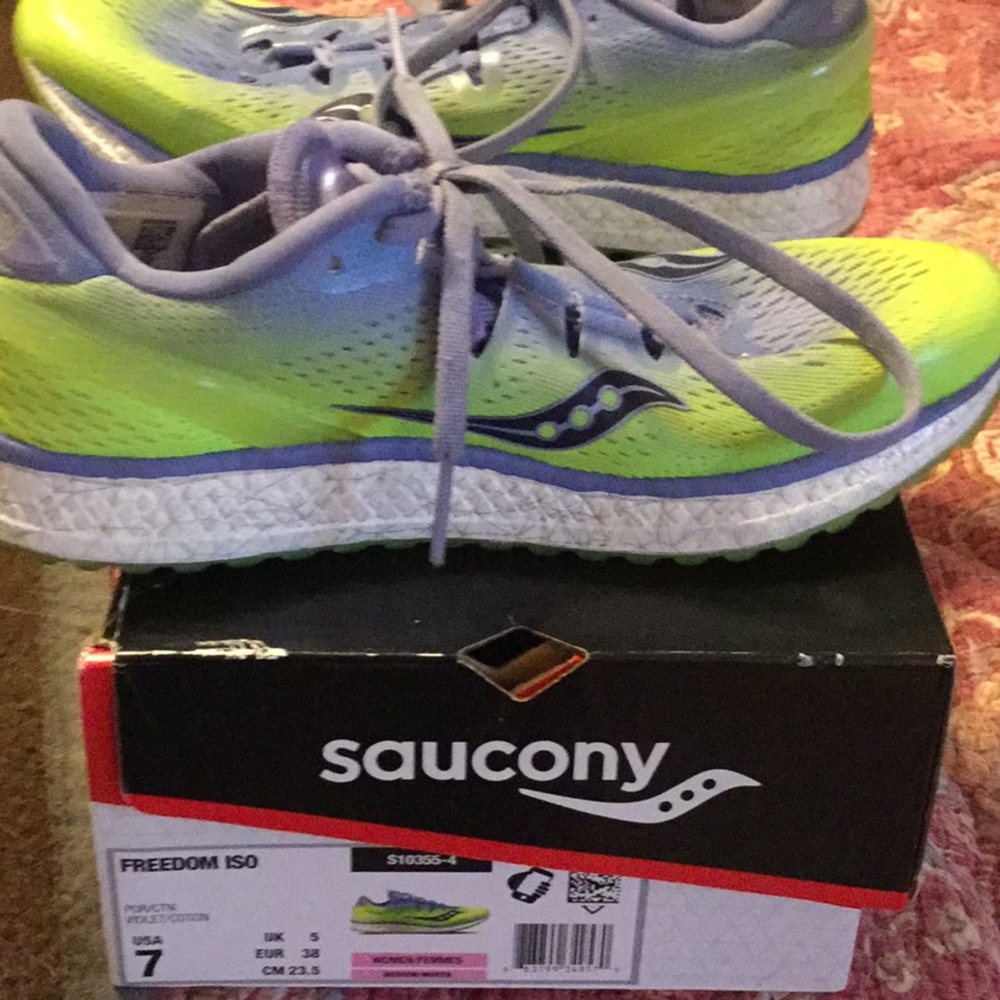Saucony freedom ISO running shoes